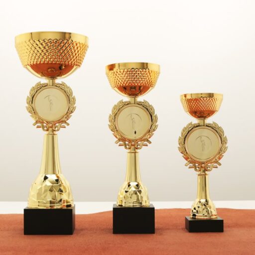 Кубок нагородний K5133A золотий на дерев’яній основі H31см, чаша D12см