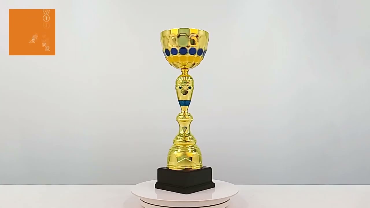 Кубок нагородний K5116B золотий на дерев’яній основі H44см, чаша D14см