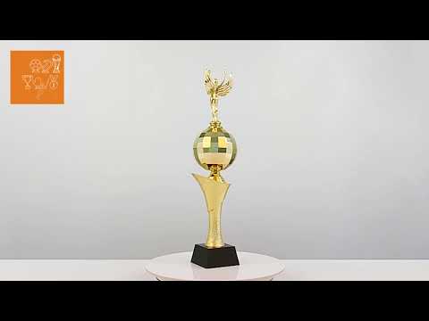 Кубок нагородний K6142A золотий зі статуеткою Ніка на дерев’яній основі H47см