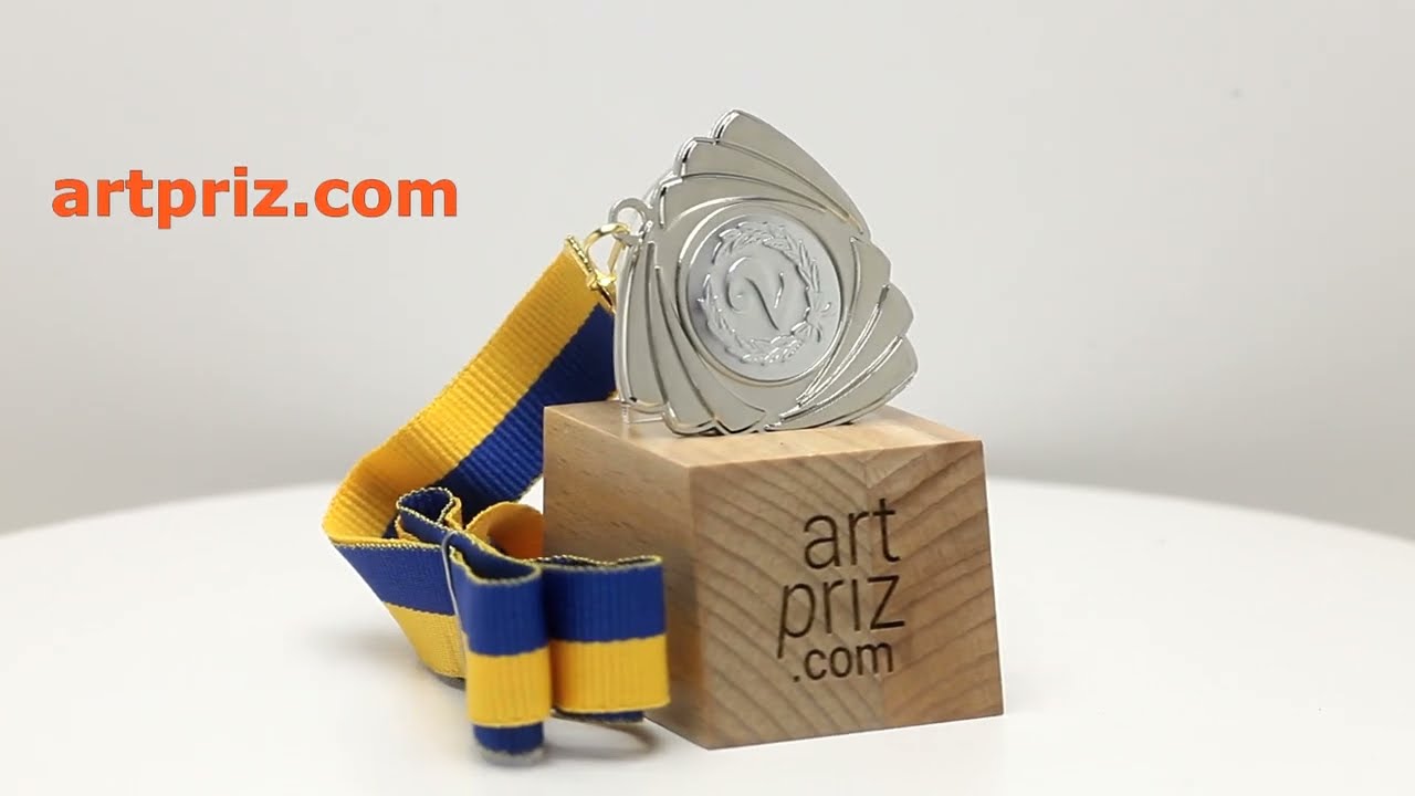 Медаль МА5016 Cрібло зі стрічкою D50мм з жетоном D25мм