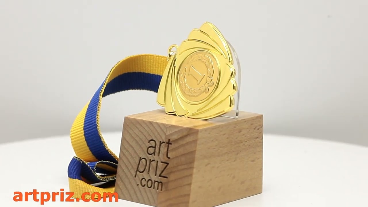 Медаль МА5016 Золото зі стрічкою D50мм з жетоном D25мм