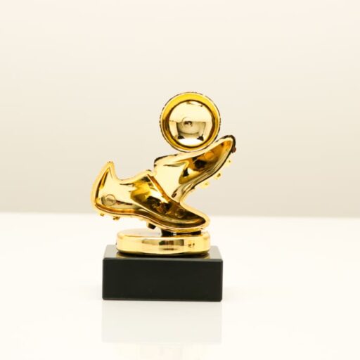 Статуетка нагородна бутси з м’ячем пластик золота H10 см Артприз SFB98
