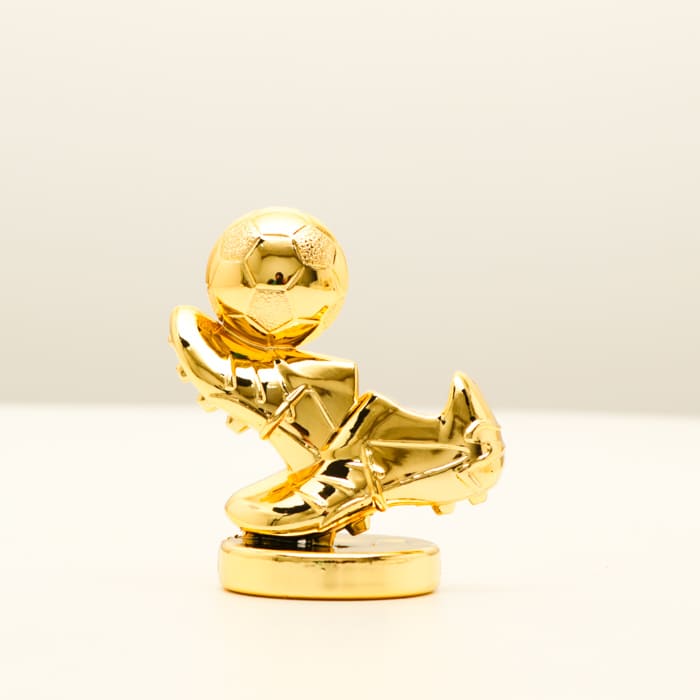Фігурка нагородна бутси з м’ячем пластик золота H8см Артприз